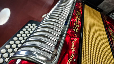 EL ACORDEON HOHNER EN COLOMBIA Y EL VALLENATO