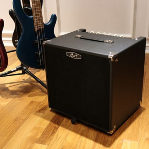 CORT CM150B BASS AMPLIFIER.