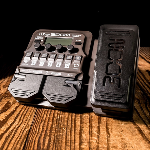 ZOOM A1X FOUR ACOUSTIC MULTI-EFFECT PEDAL
