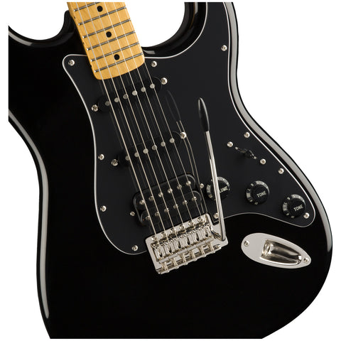 STRATOCASTER CLASSIC SQUIER VIBE BLACK ELECTRIC GUITAR.