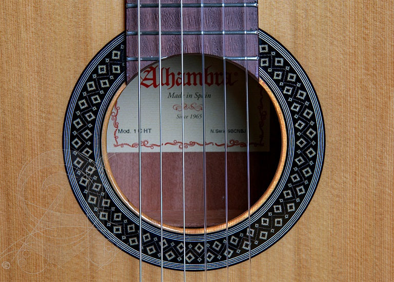 CLASSICAL GUITAR ALHAMBRA 1C HT 799V WITH CASE