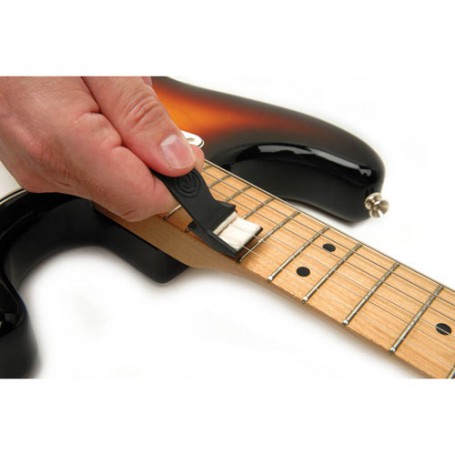 PLANET WAVES STRING CLEANER